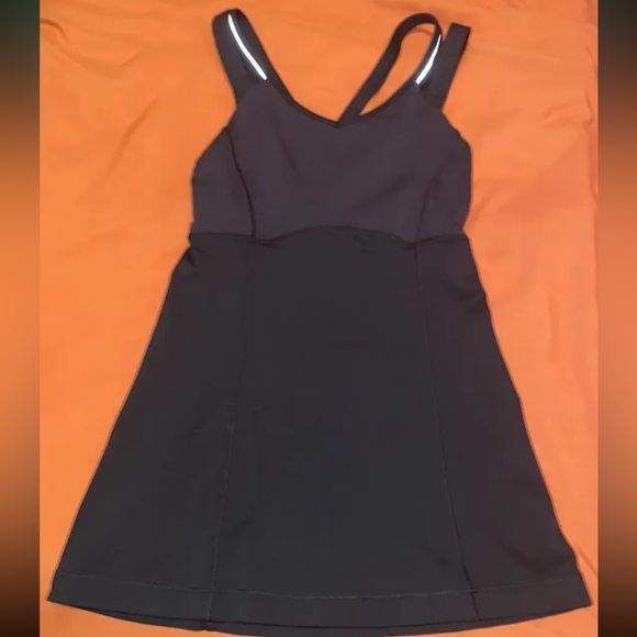 Lululemon tank - Picture 2 of 3